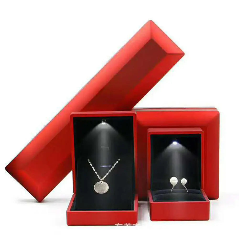 1 Pcs LED Jewelry Ring Box Luxury Velvet Rubber Necklace Pendant Gifts Display With Light For Proposal Engagement Wedding 2030
