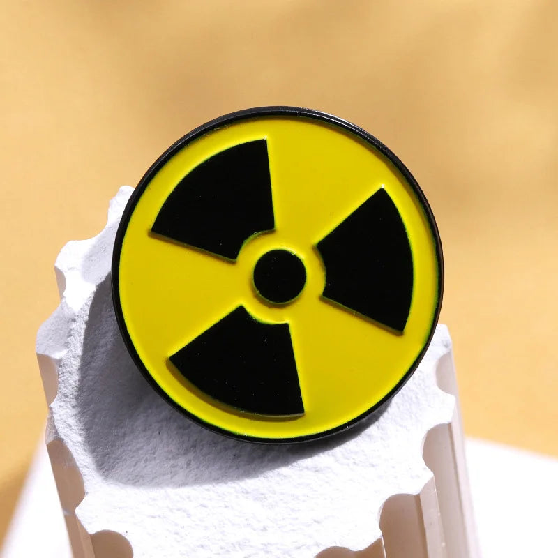 Creative Radiation Logo Brooch Personalized Versatile Round Chemical Element Metal Brooch Clothing Bag Accessories