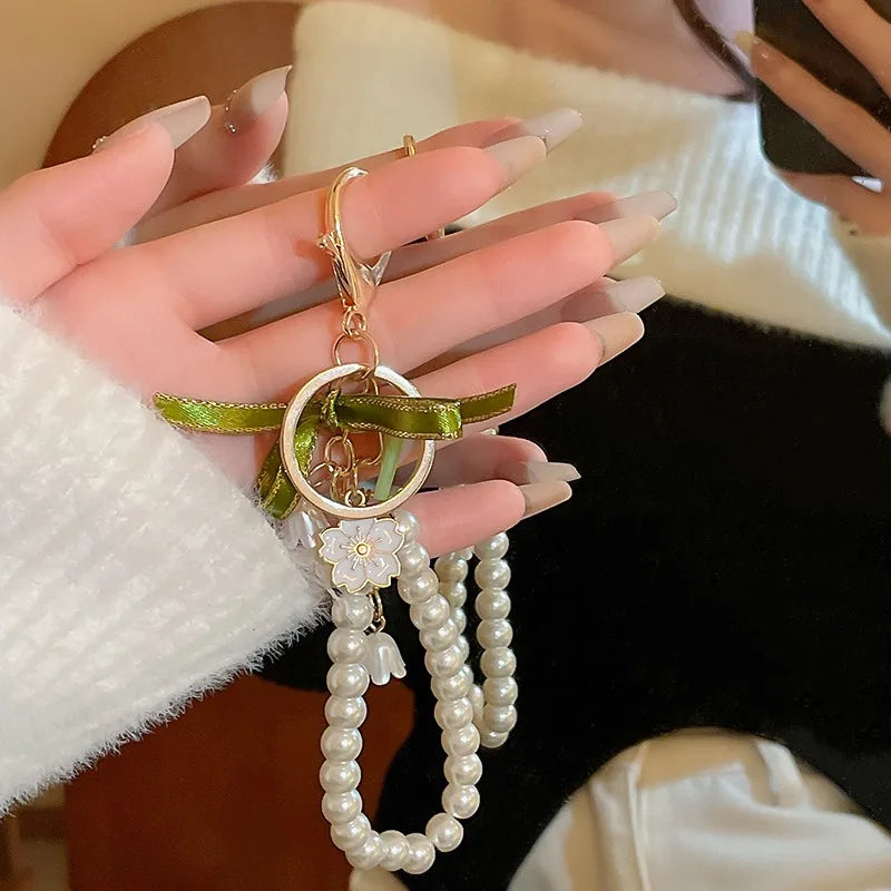 Fresh And Elegant Bell Orchid Keychain For Women Green Sweet Imitation Pearl Leatherresin Alloy Keychain Jewelry Accessory Gifts