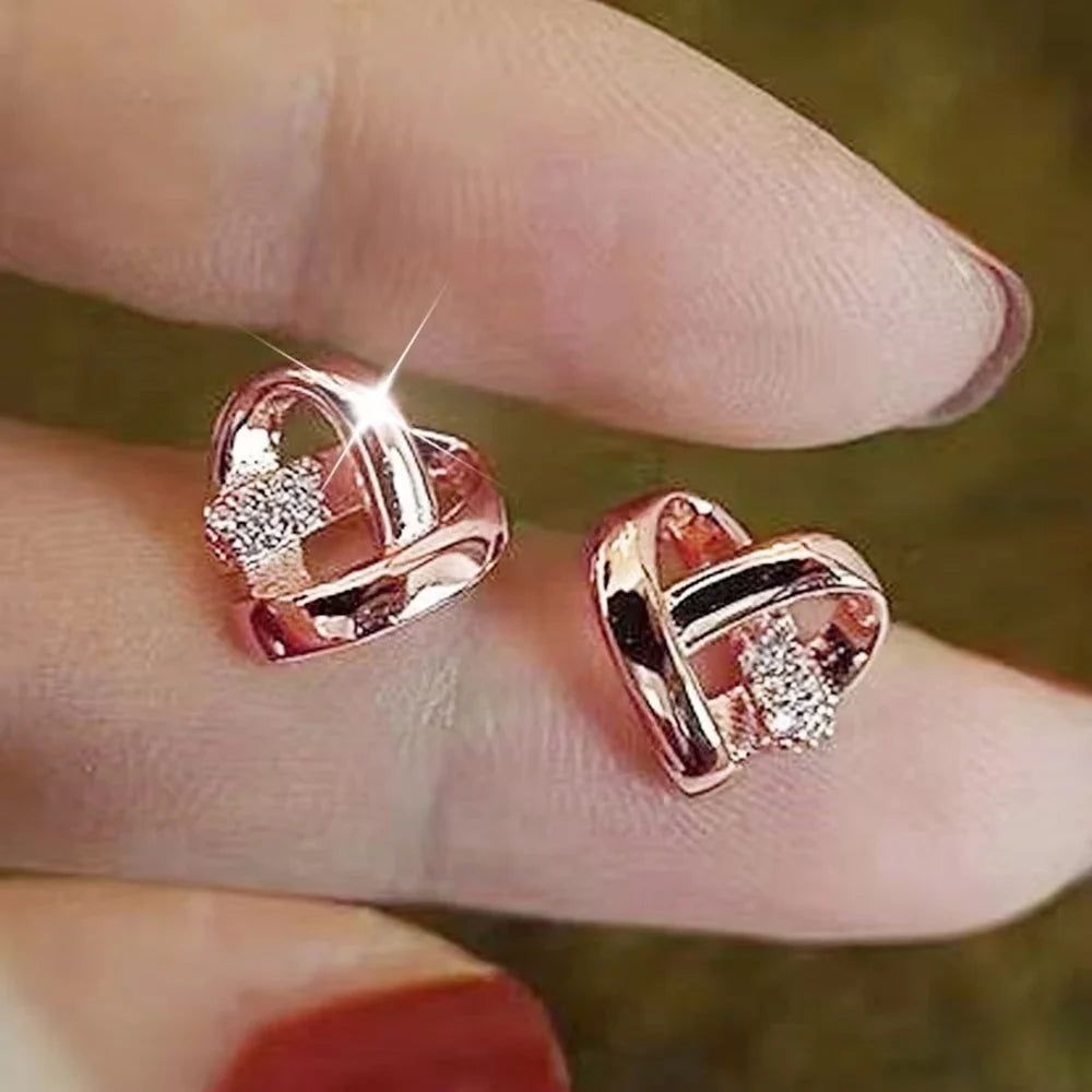 Women's Trendy Wedding Jewelry Eternal Heart Stud Earrings Fashionable Heart-Shaped Earrings in Silver/Gold