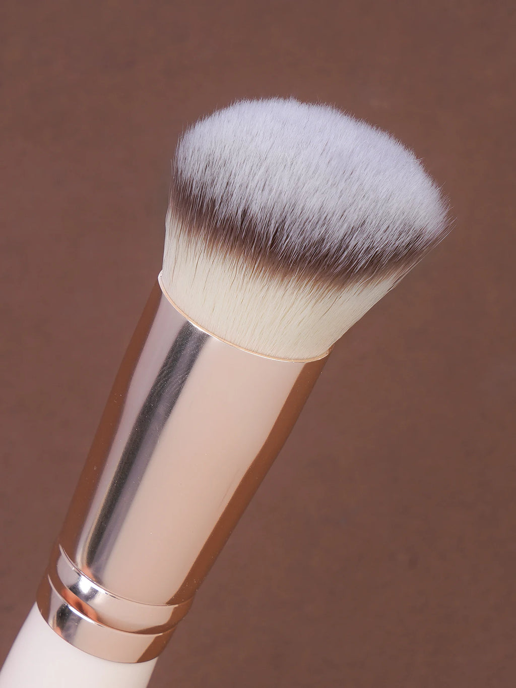 Maange 3-Piece Makeup Brush Set – Concealer, Eye Shadow & Blending Brushes with 2 Triangle Powder Puffs