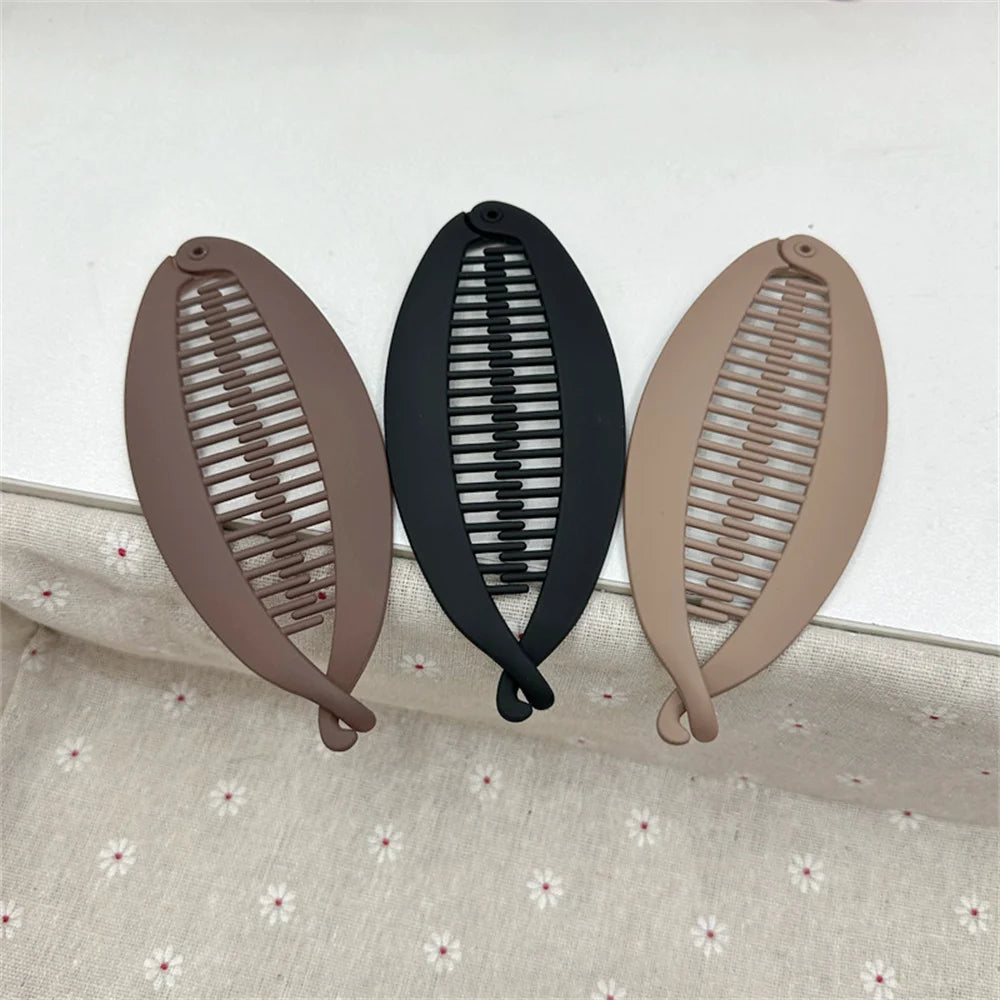 Banana & Fish Shaped Hair Clips – 2/3-Pack Stylish Claw Clips for Women