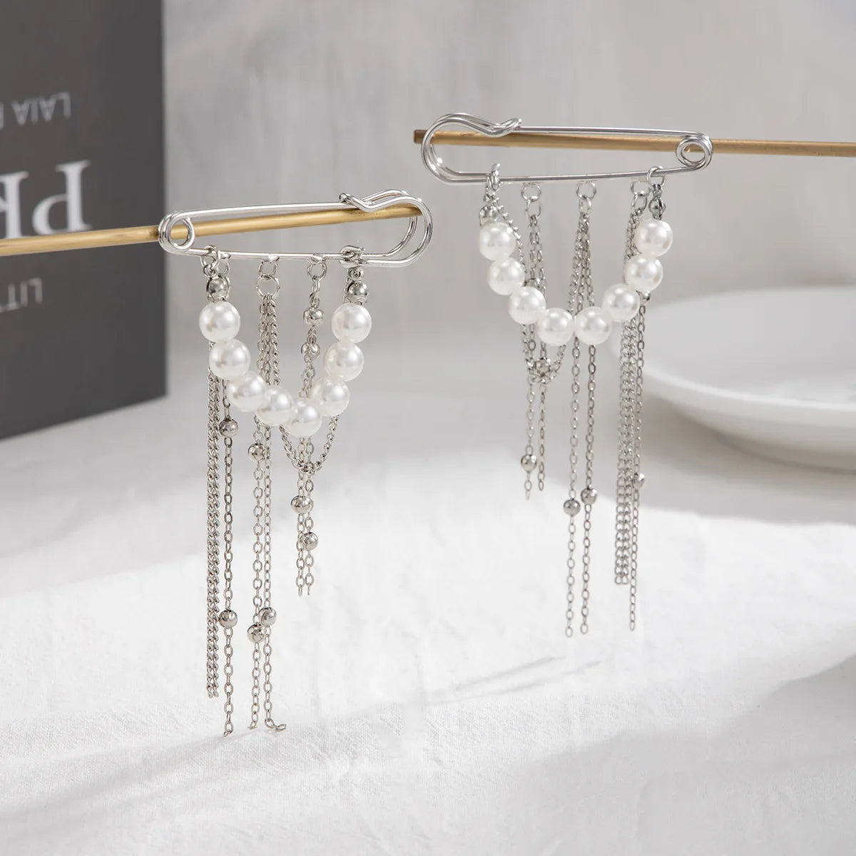 Retro Sweet Imitation Pearl Metal Chain Tassel Pendant Pin Pants Foot Chain 2025 Creative Girl Fashion Sweet Fashion Jewelry