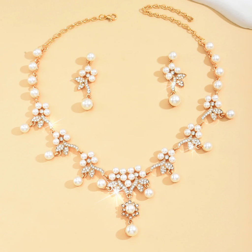 Retro Alloy Diamond Flower Necklace & Earring Set – European & American Fashion Accessories