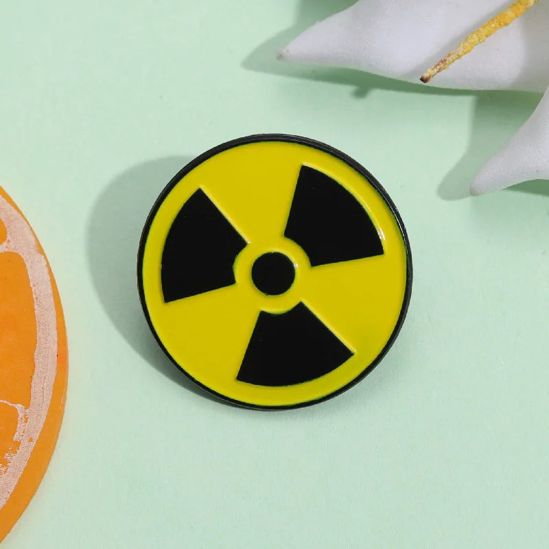 Creative Radiation Logo Brooch Personalized Versatile Round Chemical Element Metal Brooch Clothing Bag Accessories