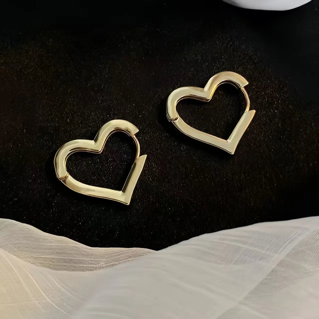 Heart Hoop Earrings Gold Color Metal Love Earrings Minimalist Fancy Girl Gift Fashion Jewelry for Women
