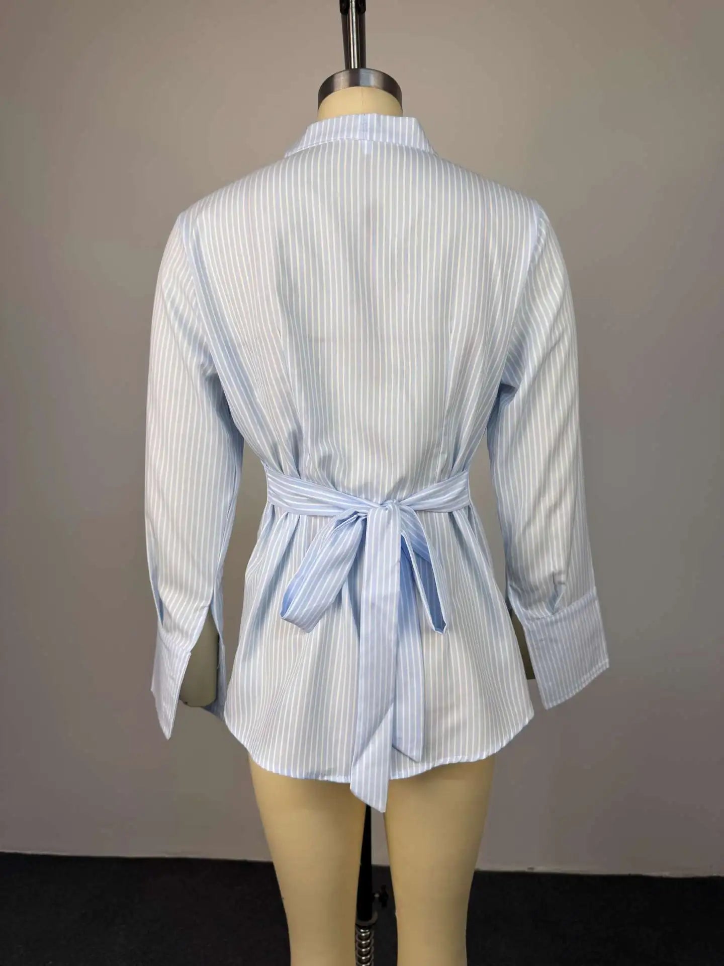 Women's Clothing 2026 Spring New Fashion Design Sense Striped Slim-fitting Lapel Long-sleeved Shirt