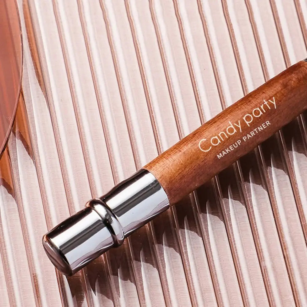 Lip Gloss & Lipstick Brush – Concealer & Lip Makeup Brush with Protective Cap