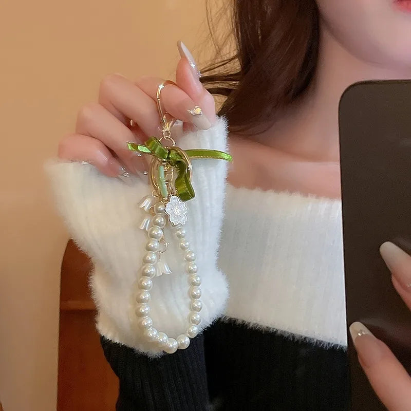 Fresh And Elegant Bell Orchid Keychain For Women Green Sweet Imitation Pearl Leatherresin Alloy Keychain Jewelry Accessory Gifts