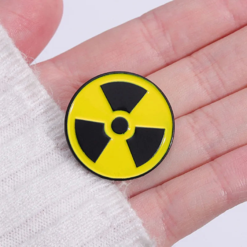 Creative Radiation Logo Brooch Personalized Versatile Round Chemical Element Metal Brooch Clothing Bag Accessories