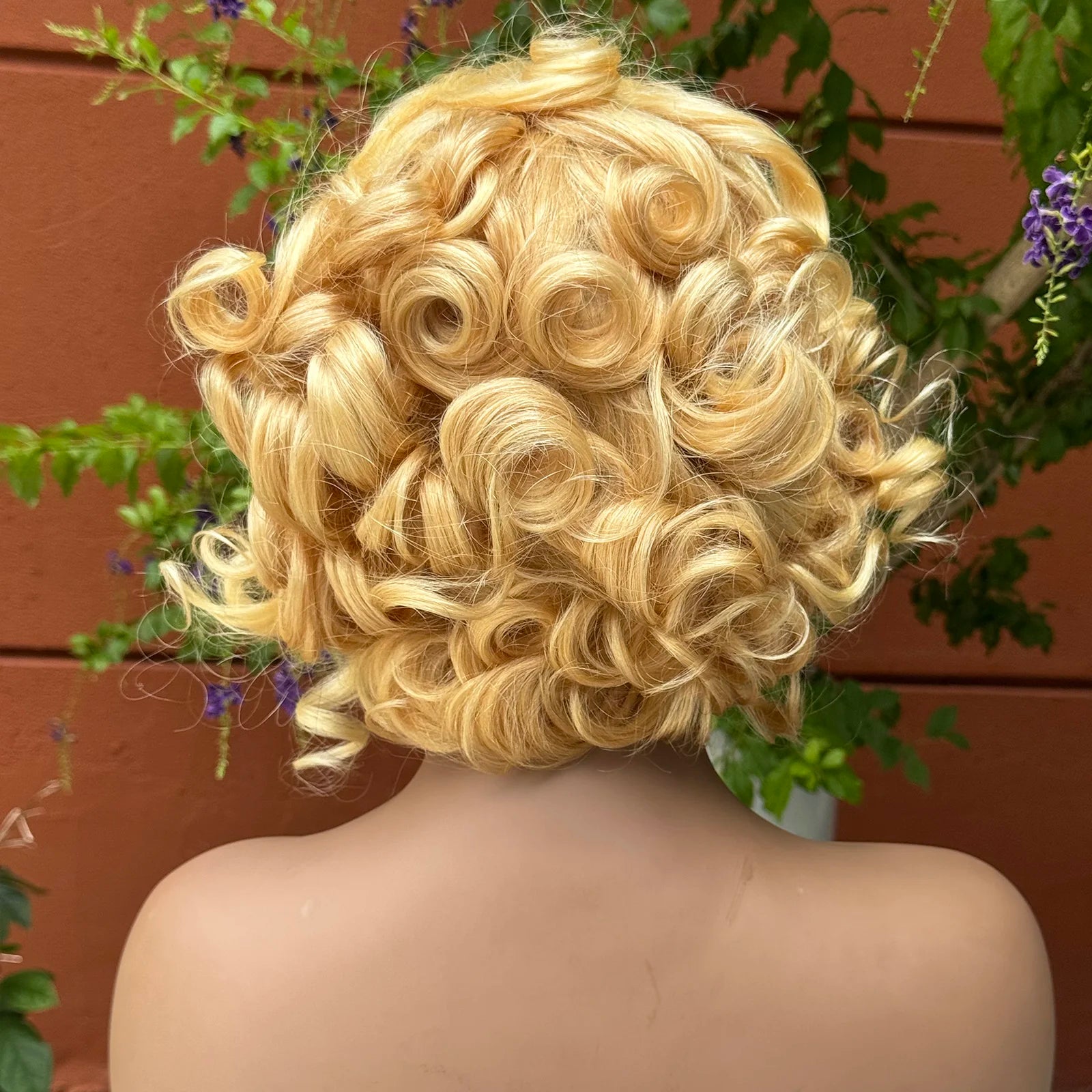 13x4 Transparent Lace Frontal Wig 250% Density Short Bob Loose Wave Human Hair Wigs Bouncy Curly Hair Wigs for Black Women