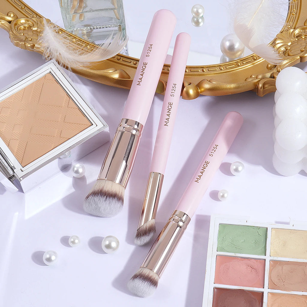 Maange 3-Piece Makeup Brush Set – Concealer, Eye Shadow & Blending Brushes with 2 Triangle Powder Puffs