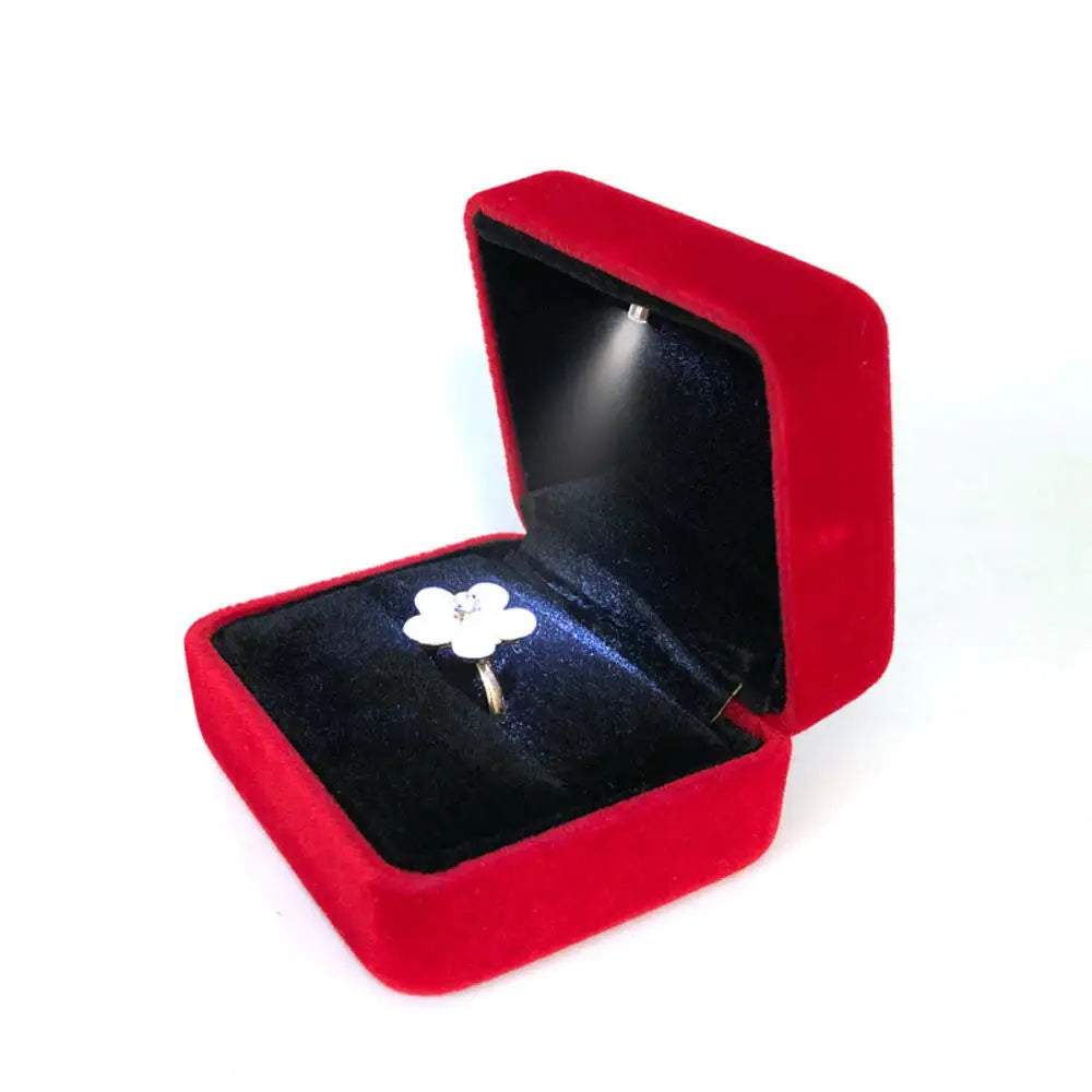 1 Pcs LED Jewelry Ring Box Luxury Velvet Rubber Necklace Pendant Gifts Display With Light For Proposal Engagement Wedding 2030
