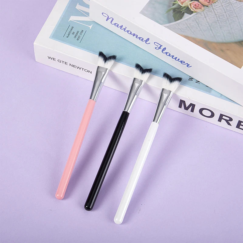 Nose Shadow & Angled Contour Makeup Brush – Professional Blending Brush for Face