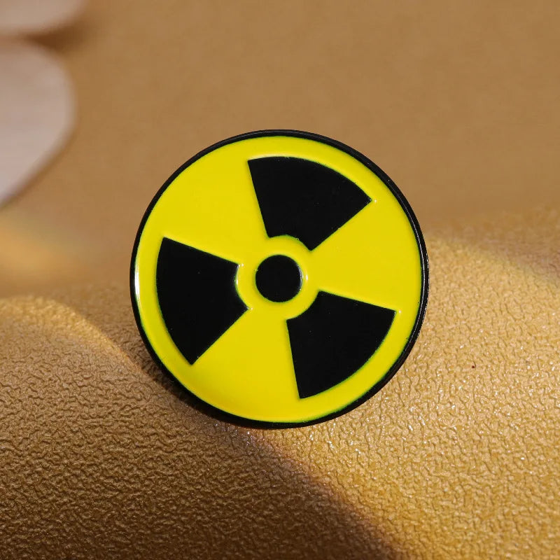 Creative Radiation Logo Brooch Personalized Versatile Round Chemical Element Metal Brooch Clothing Bag Accessories
