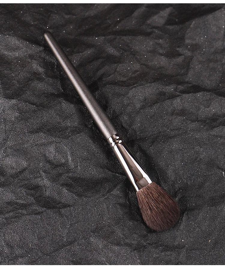 Piccasso Grey Makeup Brush 702 Small Loose Powder Brush Soft Squirrel Hair Solid Wood Professional Face Makeup Brush