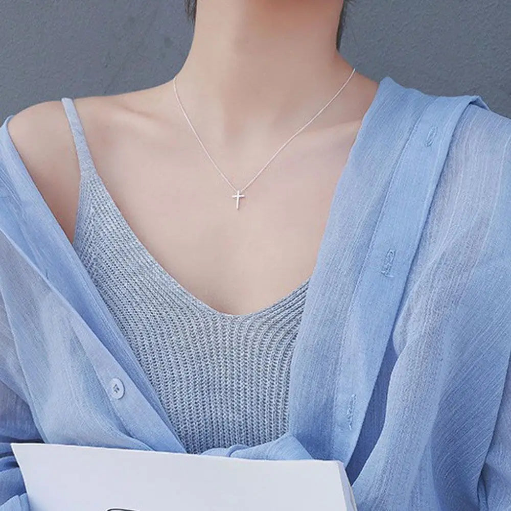 Cross Pendant Clavicle Chain Necklace – Simple Fashion Jewelry for Women