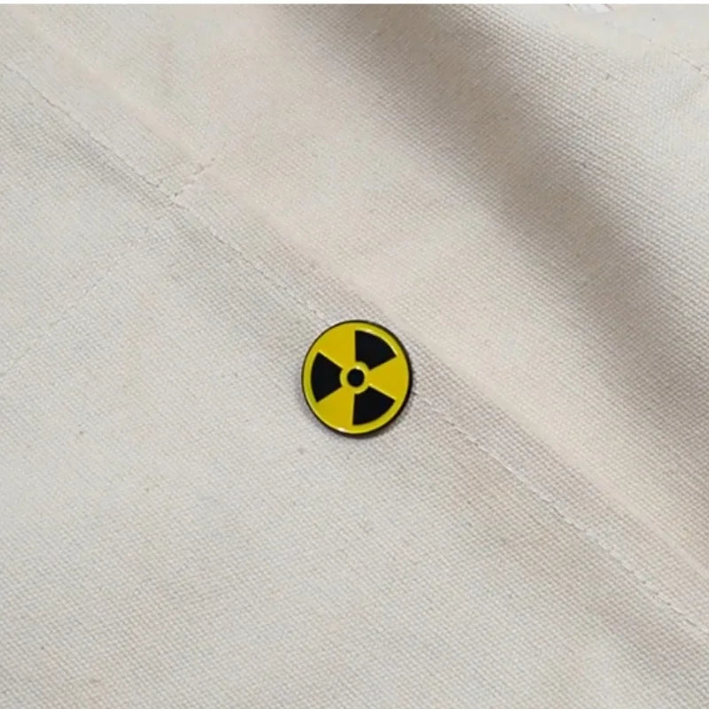Creative Radiation Logo Brooch Personalized Versatile Round Chemical Element Metal Brooch Clothing Bag Accessories
