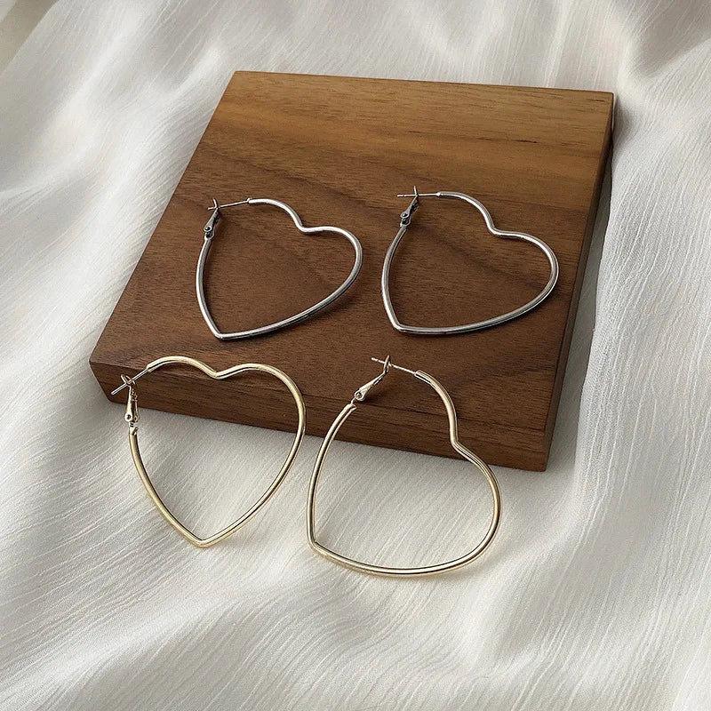 Minimalism Metal Heart Hoop Earrings for Women Golden Silver Color Fashion Love Dangle Earrings Party Romantic Statement Jewelry