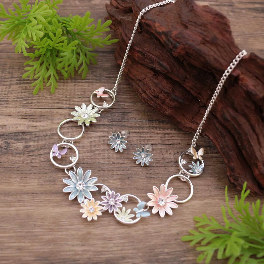 Enamel Daisy Stud Earrings & Necklace Set – Diamond Flower High-End Women's Jewelry
