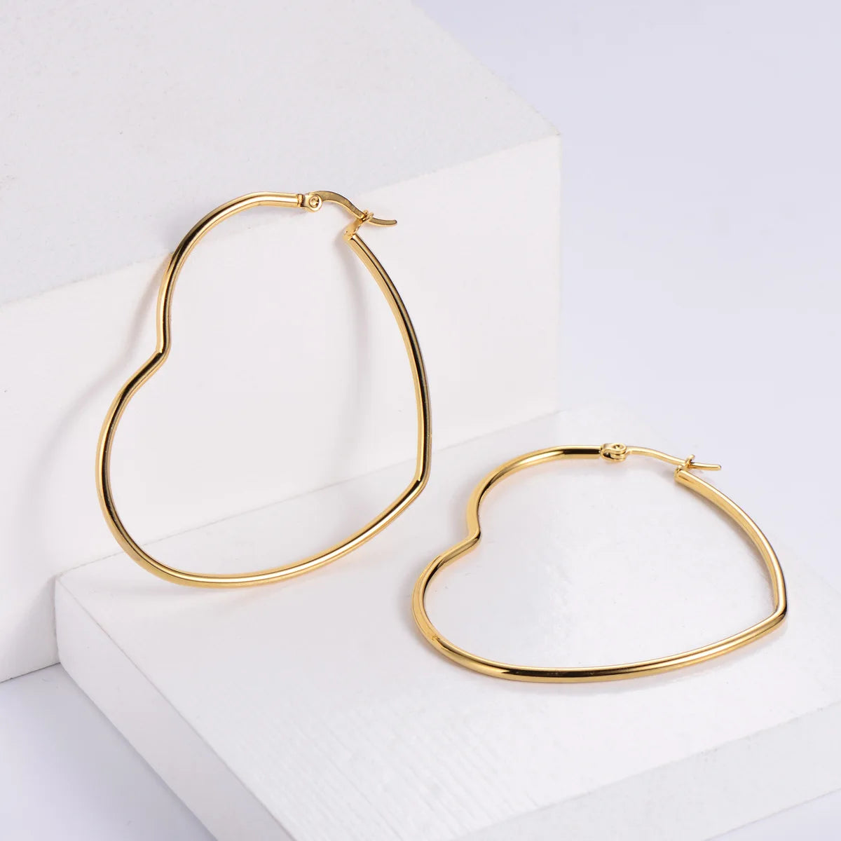 Minimalism Metal Heart Hoop Earrings for Women Golden Silver Color Fashion Love Dangle Earrings Party Romantic Statement Jewelry