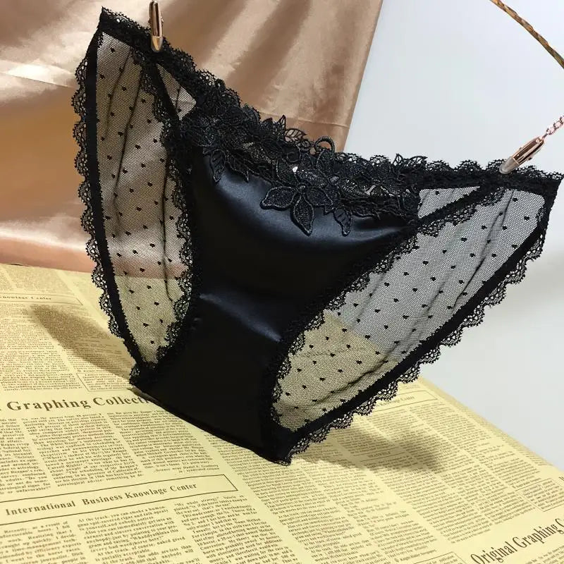 Women's Underwear Sexy Fashionable Satin Lace Embroidered Hollow out traceless Transparent Enticing Women's Underwear
