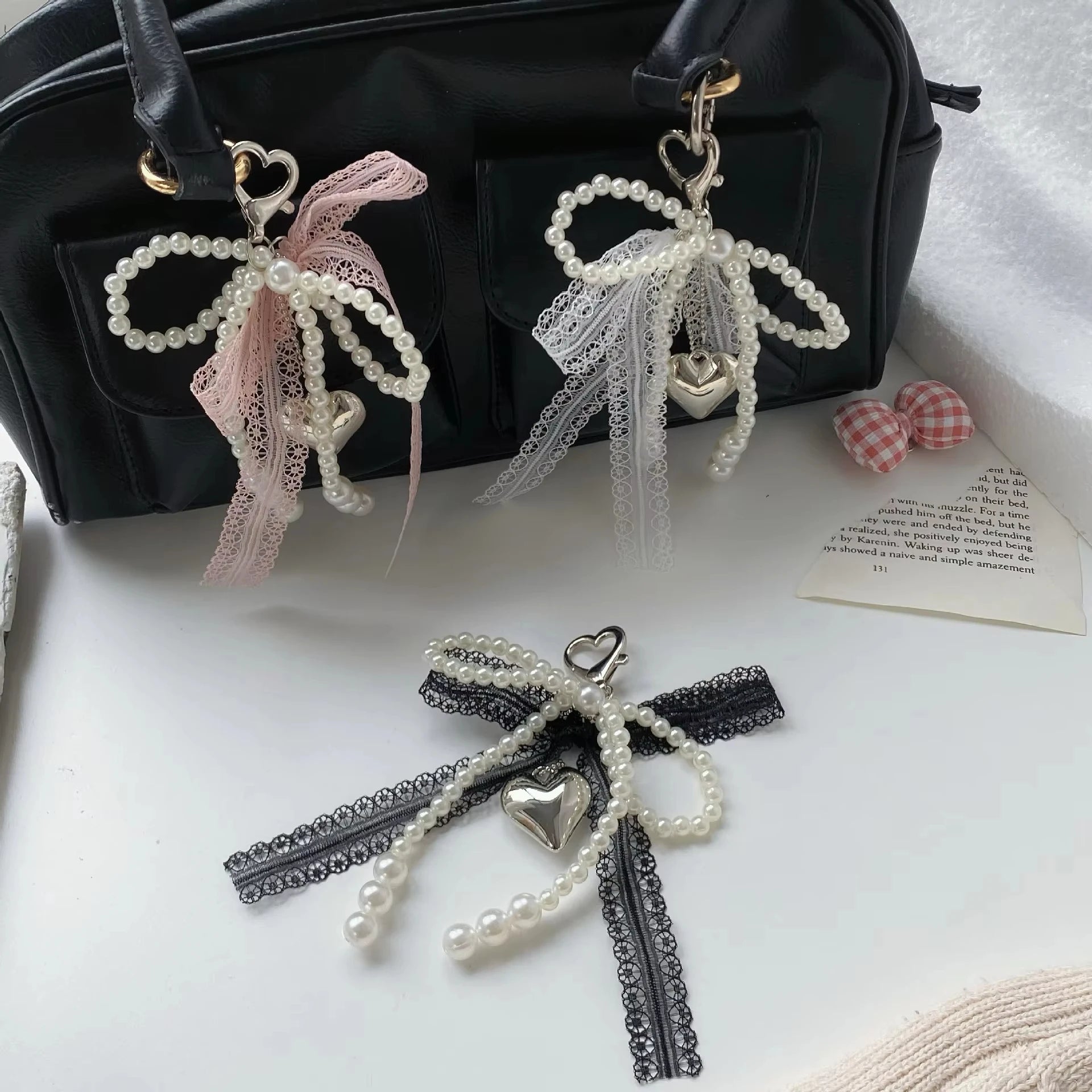 Y2k Imitation Pearls Lace Bowknot Keychain Sweet Beaded Pendant Keyring for Women Handbag and Backpack Key Chain Punk Ornament