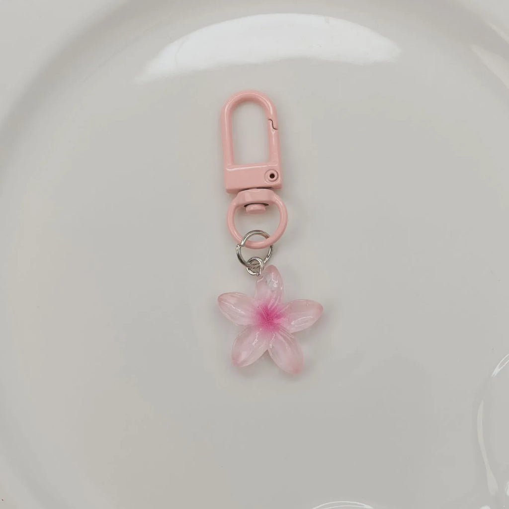 Cute Flower Keychains for Women Floral Key Chains Bag Pendant Resin DIY Keyring Jewelry Earphone Decoration Girl Gift