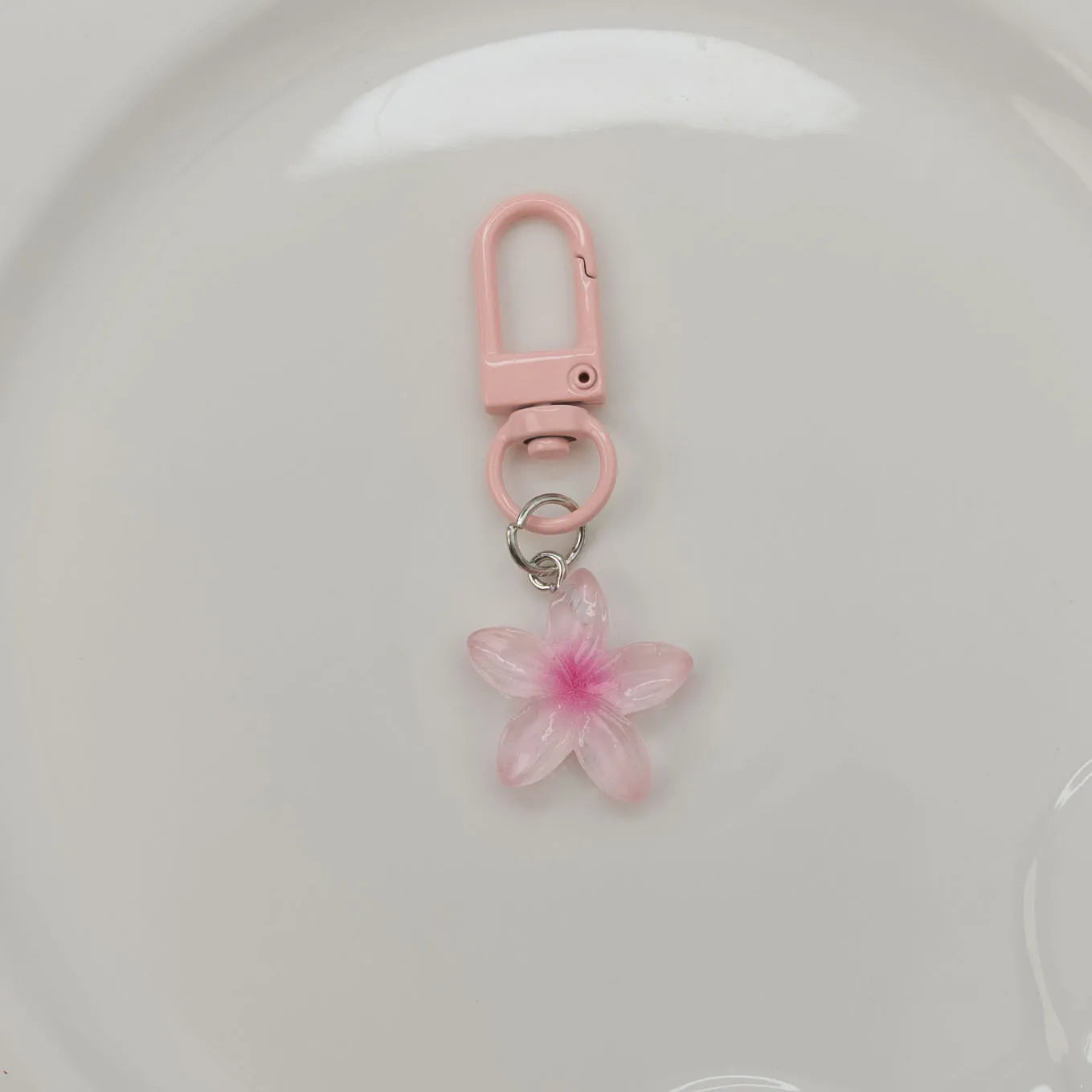 Cute Flower Keychains for Women Floral Key Chains Bag Pendant Resin DIY Keyring Jewelry Earphone Decoration Girl Gift