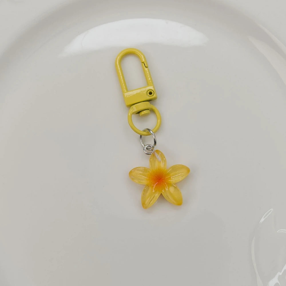 Cute Flower Keychains for Women Floral Key Chains Bag Pendant Resin DIY Keyring Jewelry Earphone Decoration Girl Gift