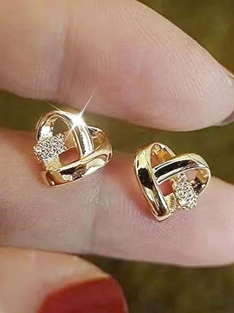 Women's Trendy Wedding Jewelry Eternal Heart Stud Earrings Fashionable Heart-Shaped Earrings in Silver/Gold