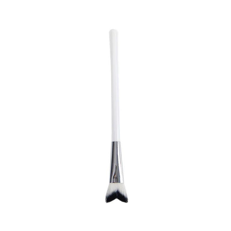 Nose Shadow & Angled Contour Makeup Brush – Professional Blending Brush for Face