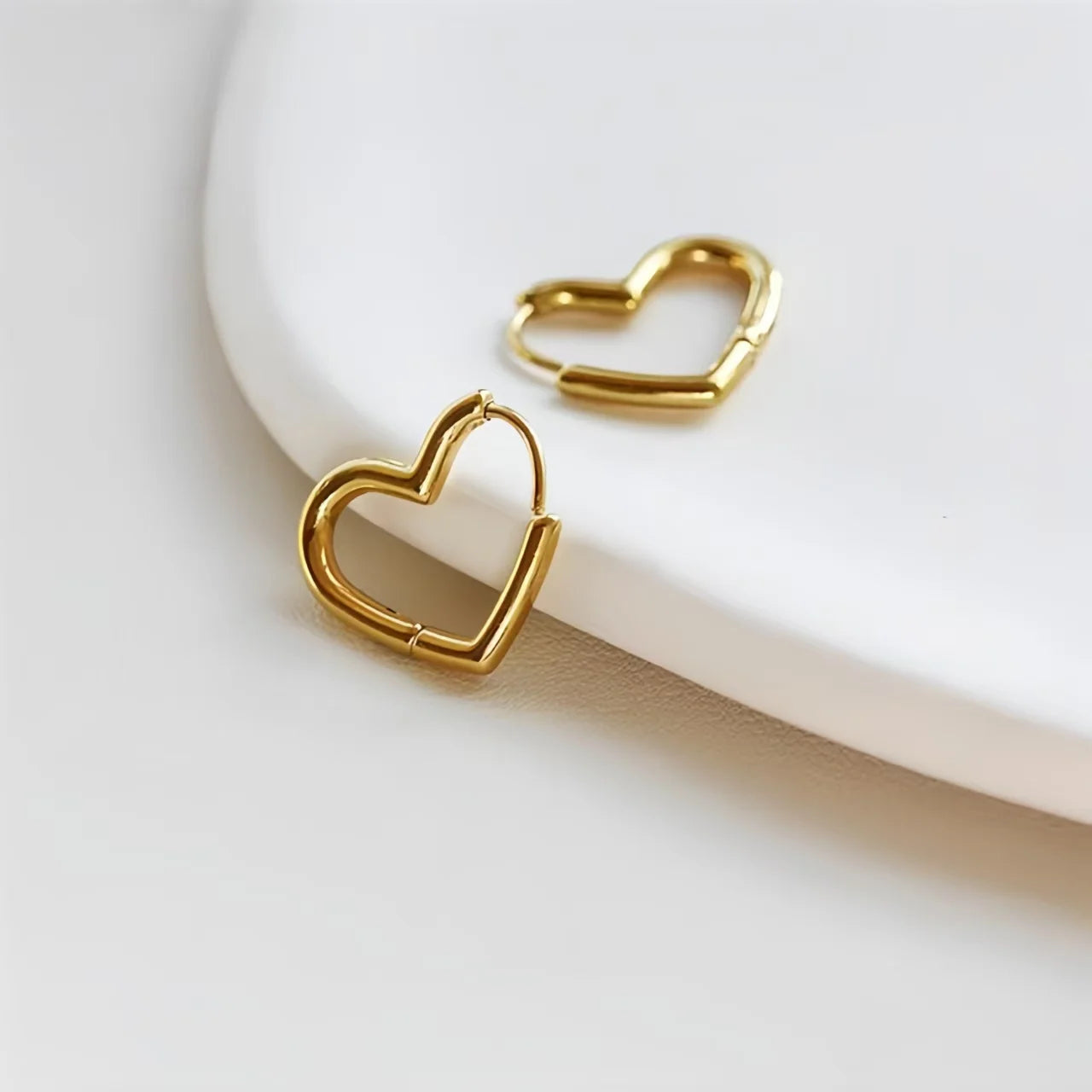 Heart Hoop Earrings Gold Color Metal Love Earrings Minimalist Fancy Girl Gift Fashion Jewelry for Women