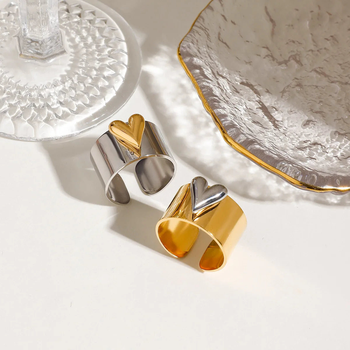 European and American stainless steel gold and silver color-matched fashionable heart-shaped opening rings, personalized titaniu