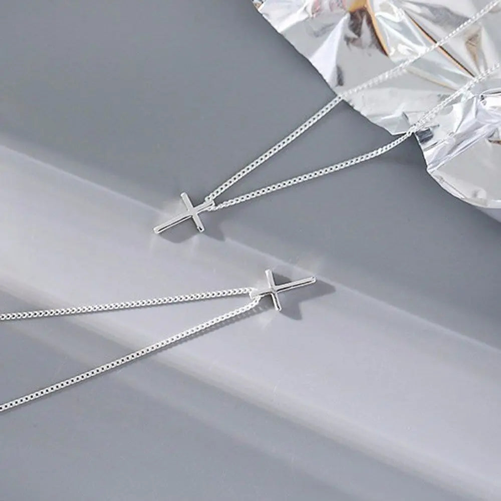 Cross Pendant Clavicle Chain Necklace – Simple Fashion Jewelry for Women