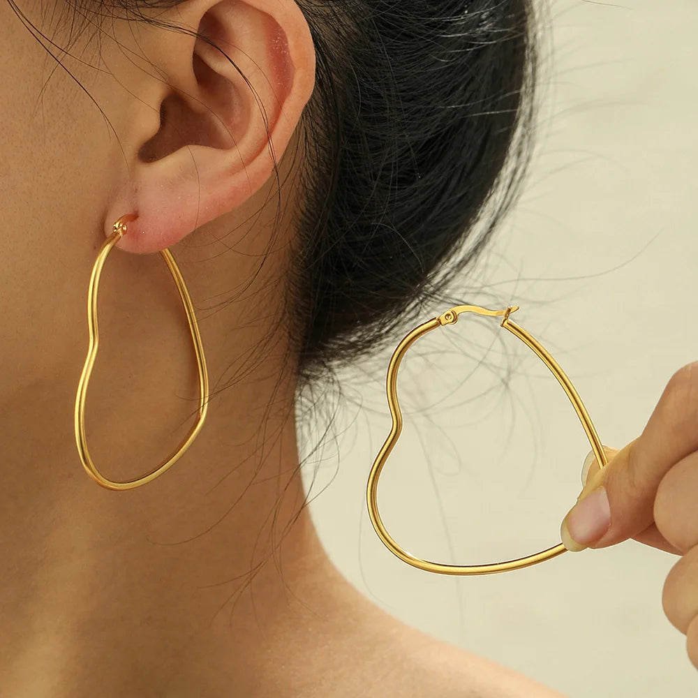 Minimalism Metal Heart Hoop Earrings for Women Golden Silver Color Fashion Love Dangle Earrings Party Romantic Statement Jewelry
