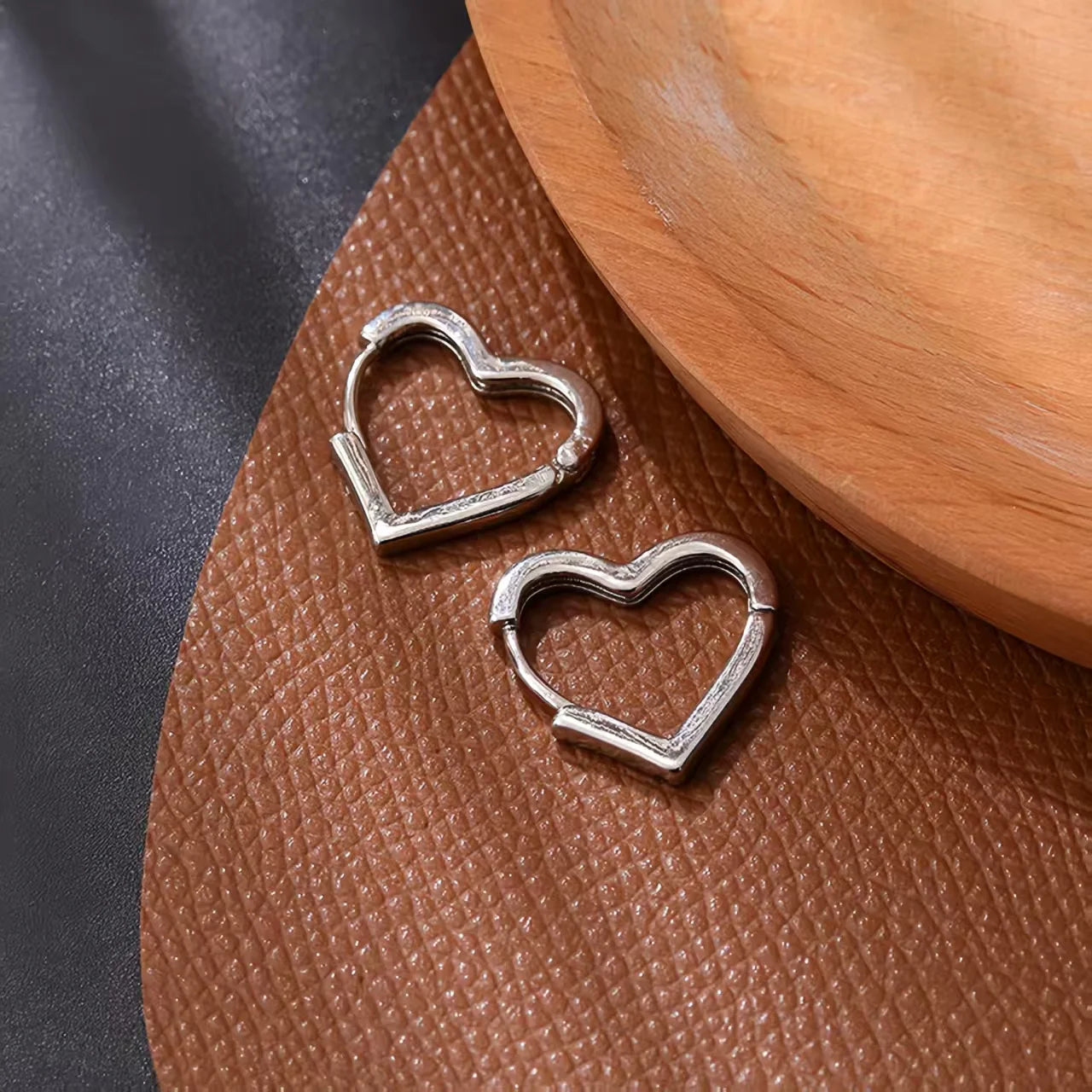 Heart Hoop Earrings Gold Color Metal Love Earrings Minimalist Fancy Girl Gift Fashion Jewelry for Women