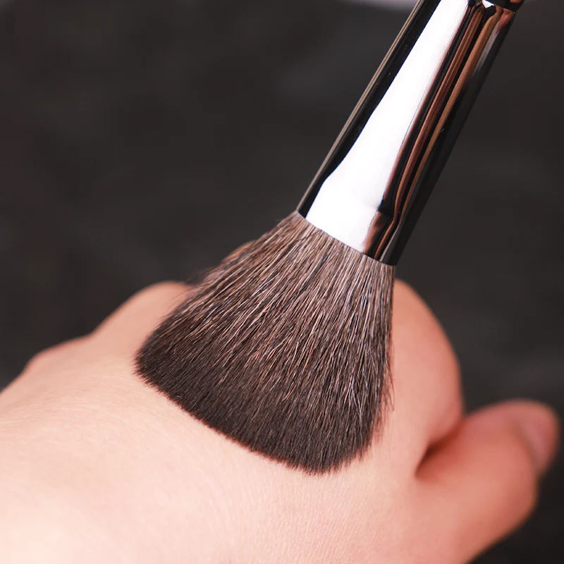 Piccasso Grey Makeup Brush 702 Small Loose Powder Brush Soft Squirrel Hair Solid Wood Professional Face Makeup Brush