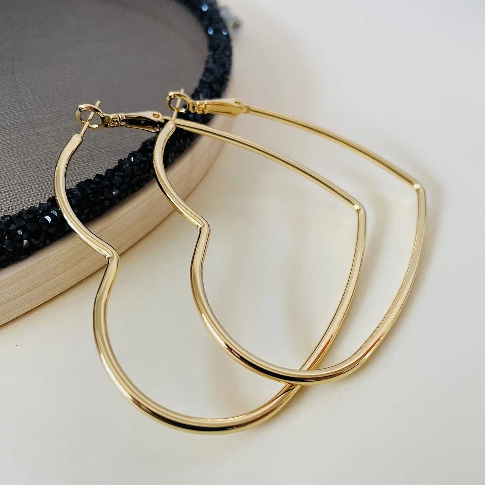 Minimalism Metal Heart Hoop Earrings for Women Golden Silver Color Fashion Love Dangle Earrings Party Romantic Statement Jewelry