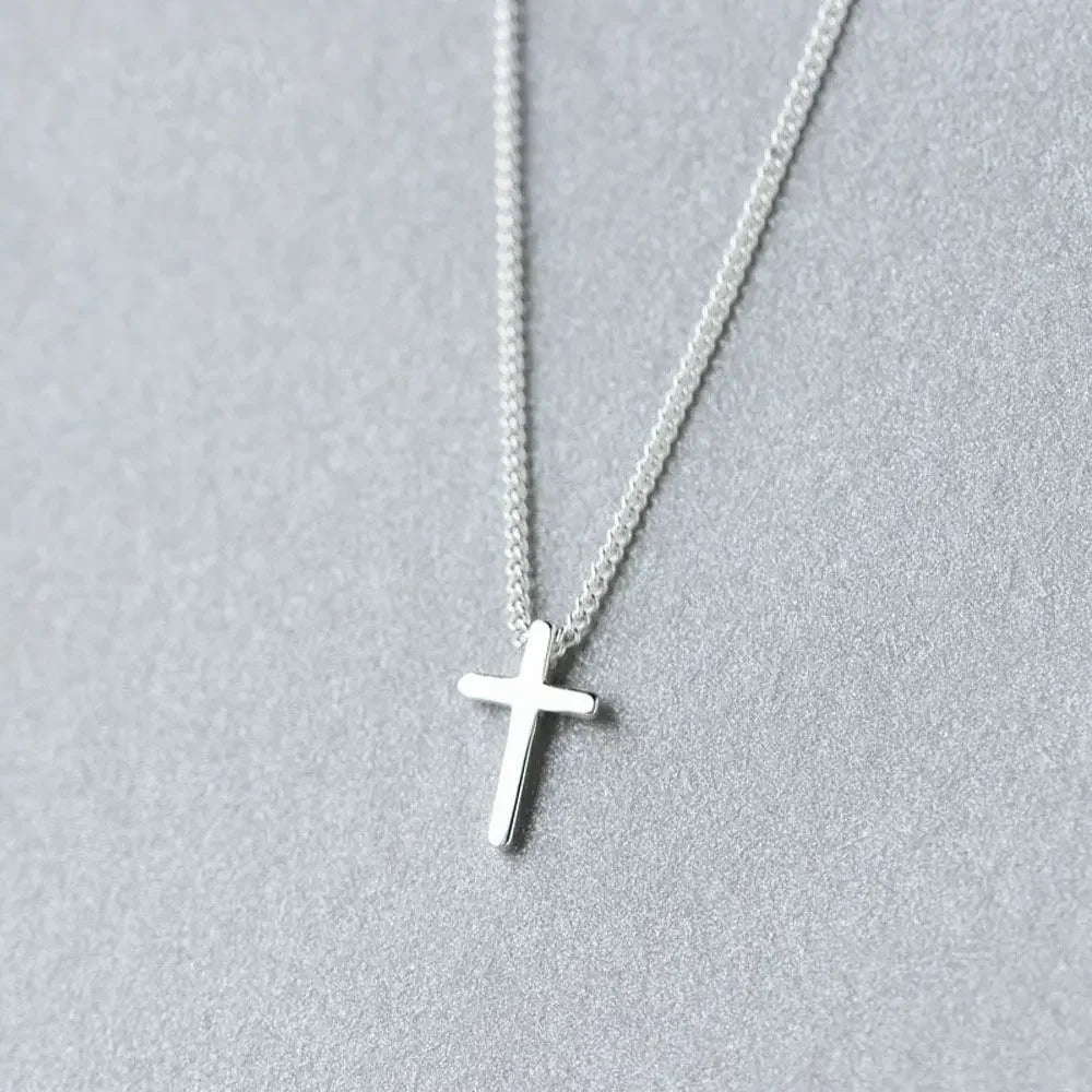 Cross Pendant Clavicle Chain Necklace – Simple Fashion Jewelry for Women