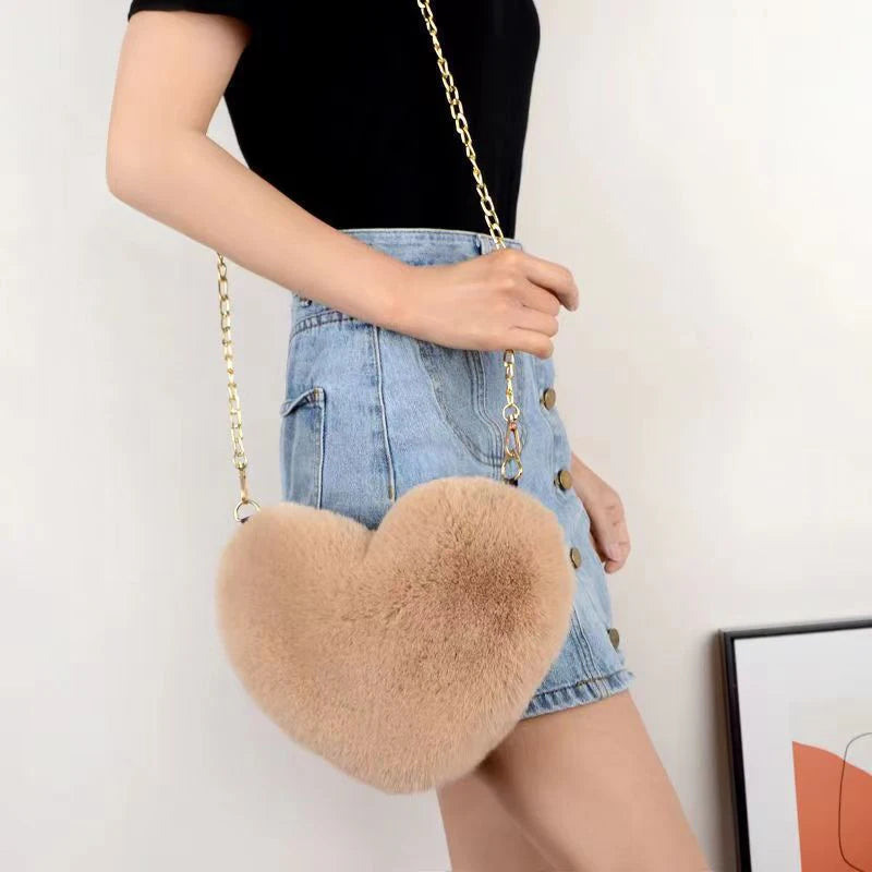Fashion Women's Heart Shaped Handbags Cute Faux Fur Crossbody Bags  Lady Soft Plush Chain Shoulder Bag Shopper Totes