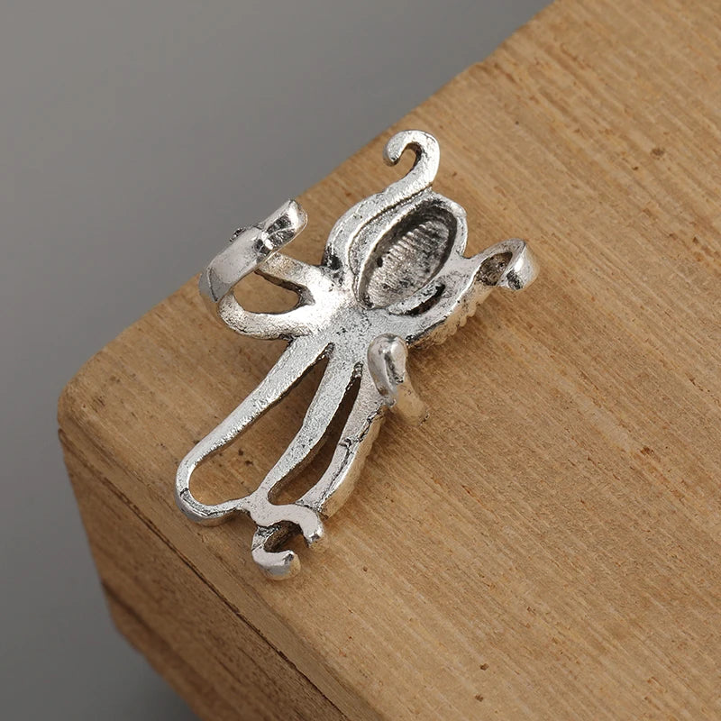 A Simple and Creative Retro Octopus Ear Clip Animal Earring Suitable for Women's Exaggerated Personality Earrings