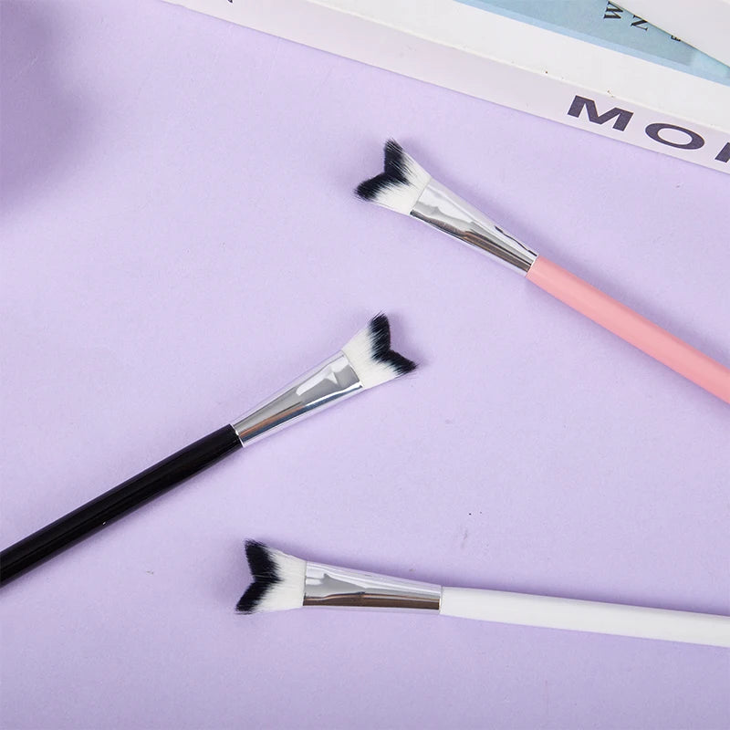 Nose Shadow & Angled Contour Makeup Brush – Professional Blending Brush for Face