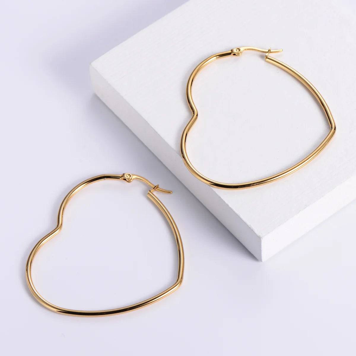 Minimalism Metal Heart Hoop Earrings for Women Golden Silver Color Fashion Love Dangle Earrings Party Romantic Statement Jewelry