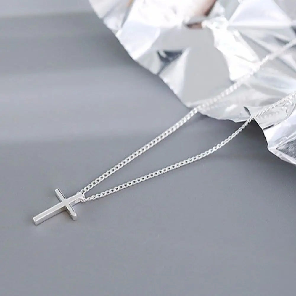 Cross Pendant Clavicle Chain Necklace – Simple Fashion Jewelry for Women